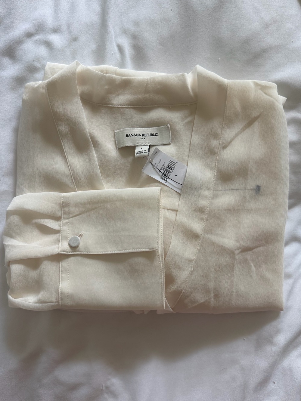 Banana Republic women’s shirt